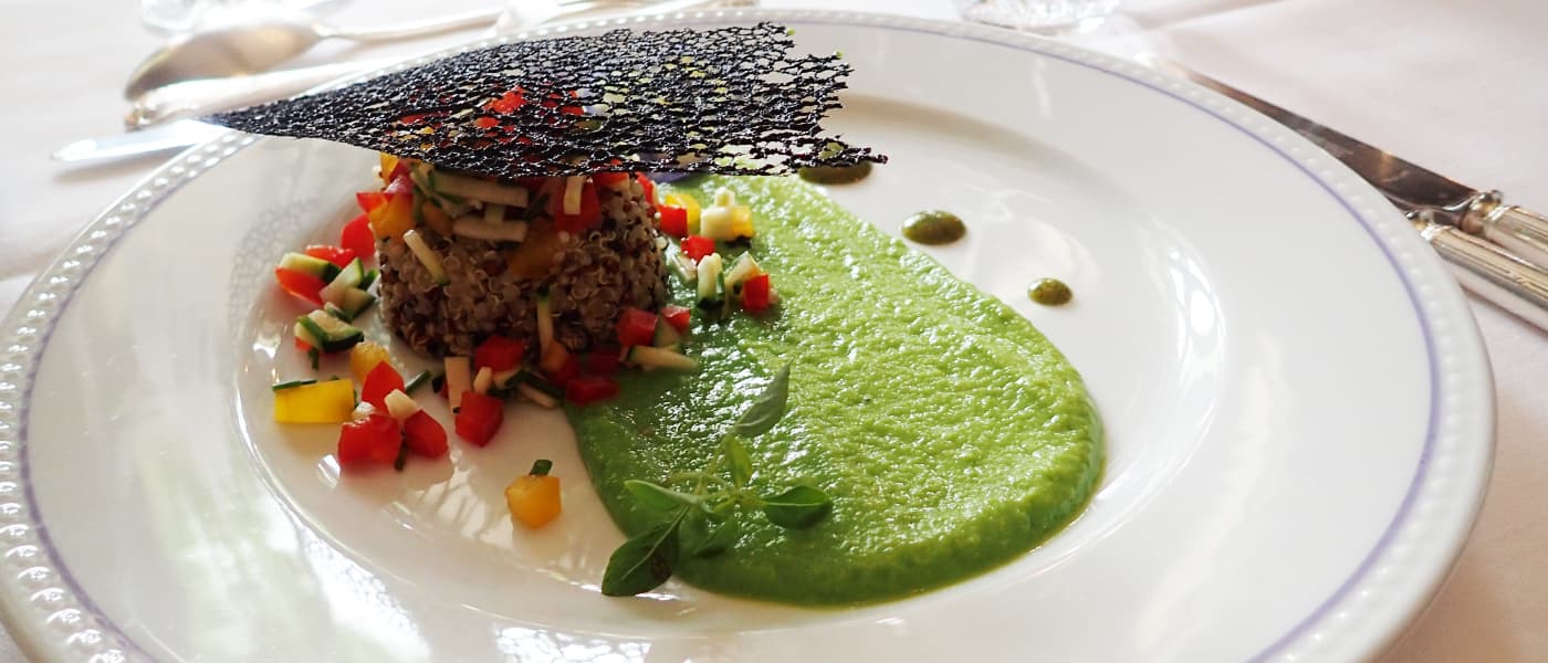 南西フランス旅行で食べた旅のごはんのランチの料理の旅行記レビューブログです