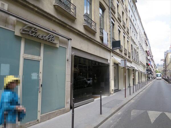 パリでシャネルの本店でミニマトラッセのキャビアスキンを購入しました 